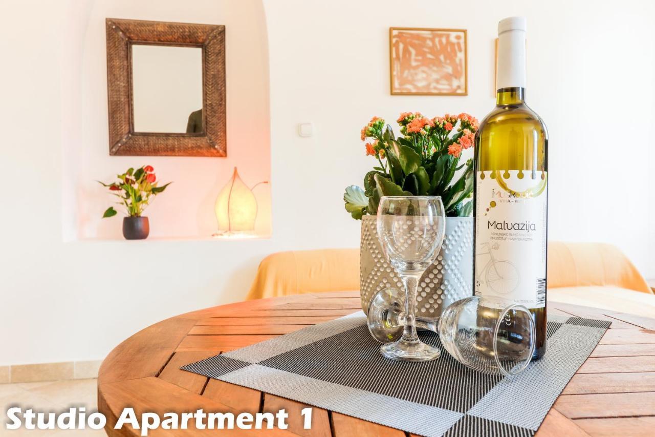 Art Apartments Vrsar Bagian luar foto