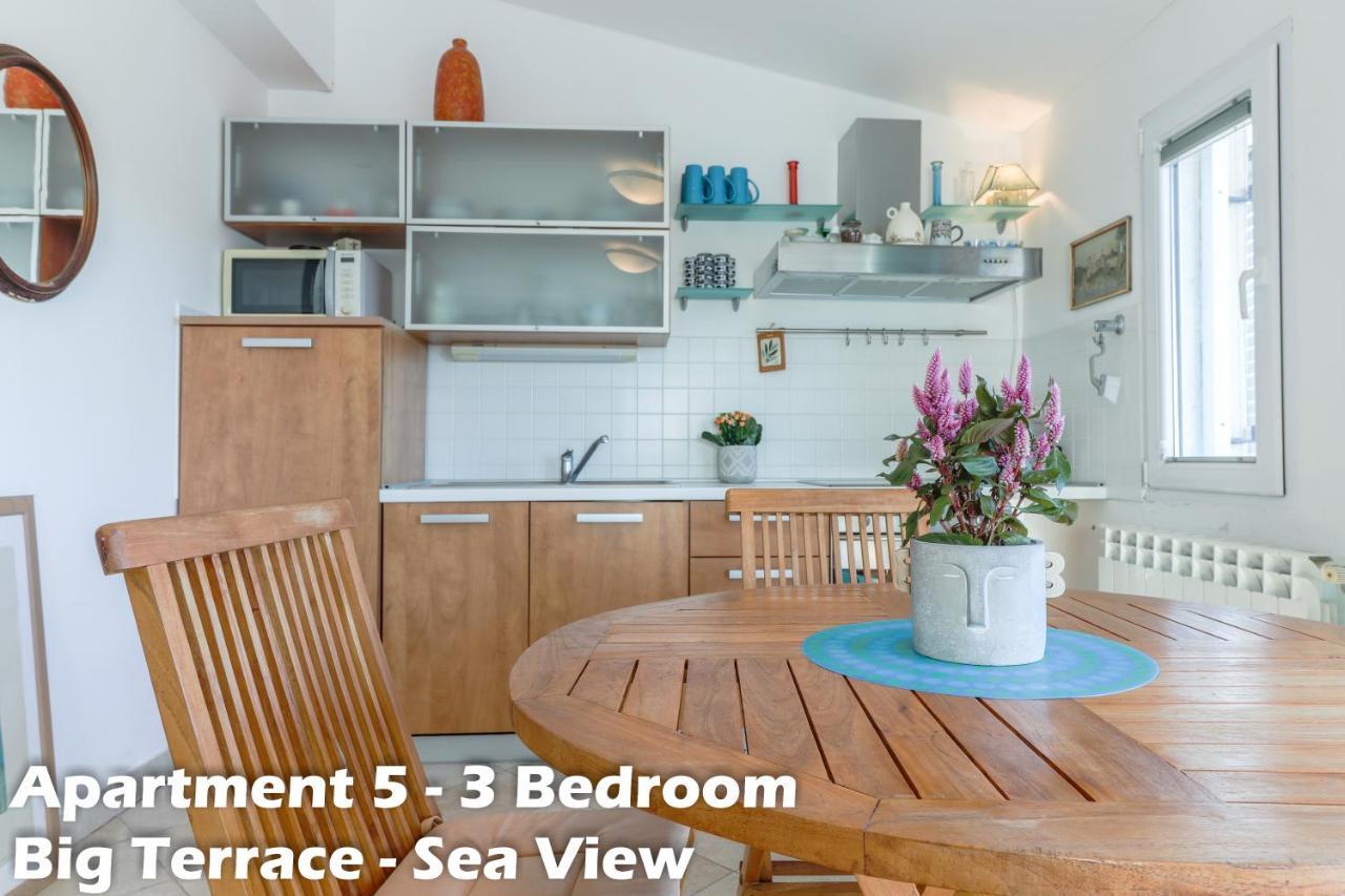 Art Apartments Vrsar Bagian luar foto