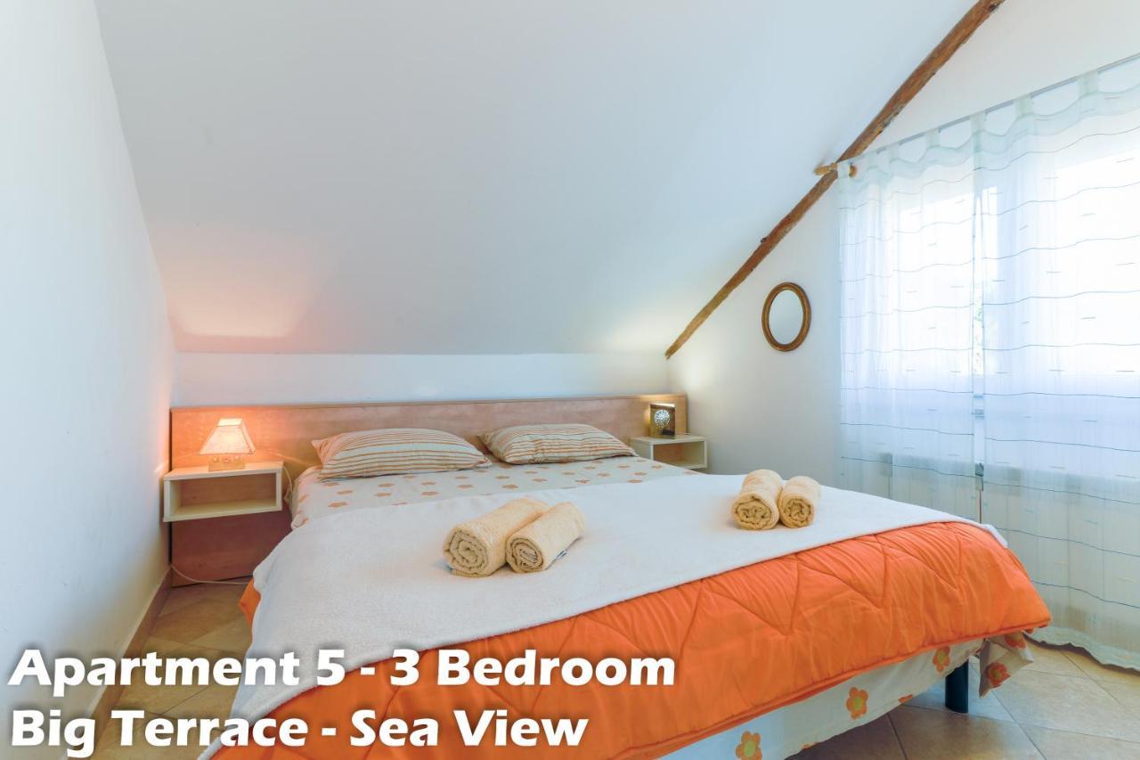 Art Apartments Vrsar Bagian luar foto