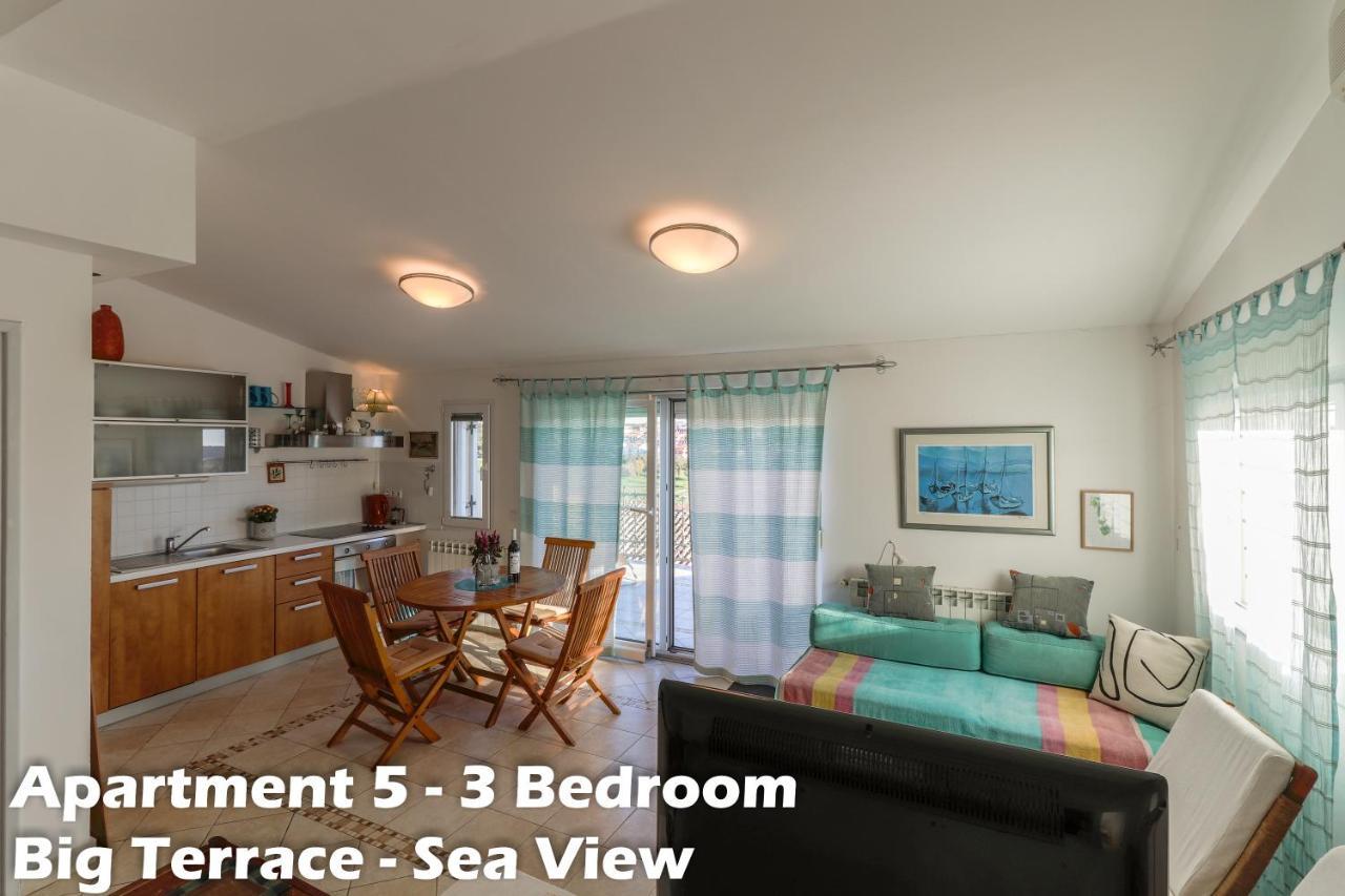 Art Apartments Vrsar Bagian luar foto